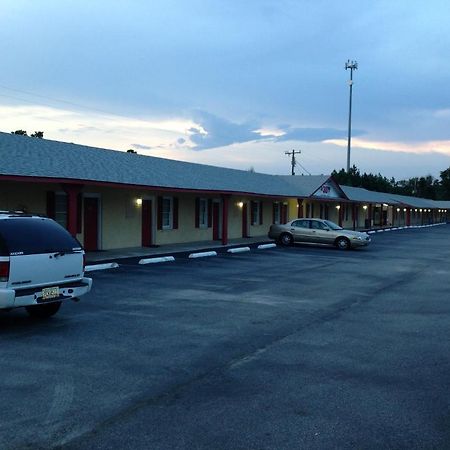 Northside Inn Claxton Exterior photo